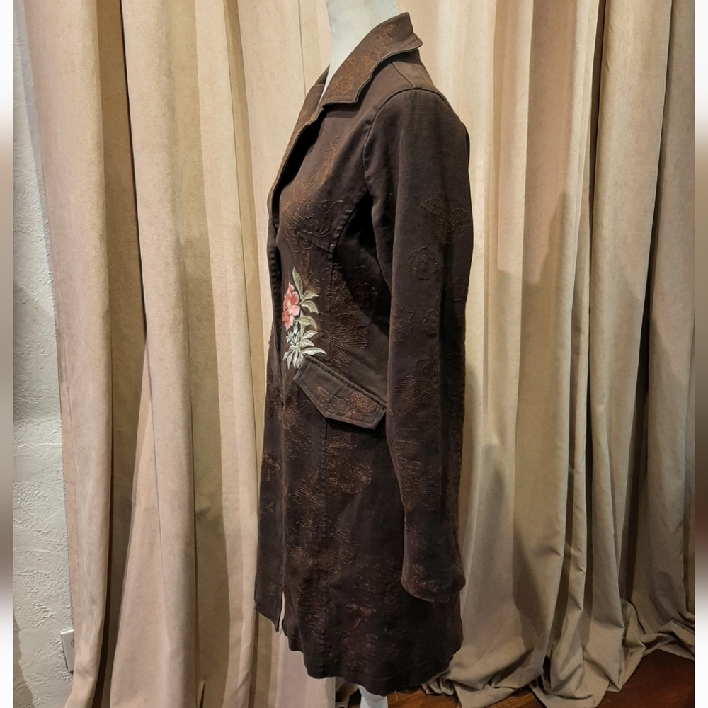 Paparazzi Embroidered Women's Coat - Picture 4 of 14